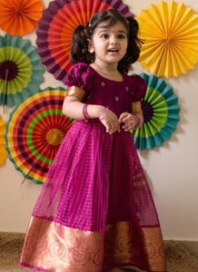 Robe longue traditionnelle indienne vintage en soie Kota écologique avec boutons, pour petites filles, idéale pour les soirées formelles - Product Image 4