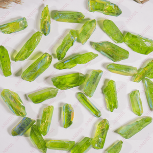 Superbes cristaux de quartz Aura miniatures de couleur verte naturelle, semi-précieux, pour la guérison, la décoration et la méditation, à prix de gros. - Product Image 5