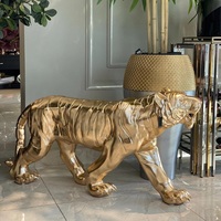 Sculpture de tigre en aluminium ultime, aspect classique, finition dorée brillante, sculpture attrayante et unique pour la décoration de sol