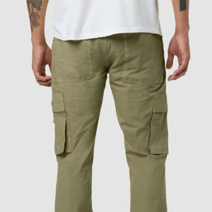 Pantalon cargo mi-taille en toile olive personnalisé, tendance et unique, avec jambes évasées et poches fonctionnelles pour homme décontracté - Product Image 2