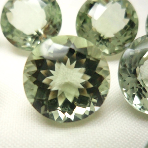 Amatista verde suelta natural Forma de corte brillante redonda Tamaño calibrado de 2MM-10MM 100% Piedra de amatista verde suelta natural OEM - Product Image 1