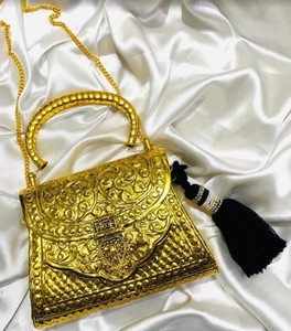 Sac en métal artisanal de qualité supérieure pour femmes, pour les mariages, les soirées, avec des pierres, pochette de créateur en provenance d'Inde - Product Image 2