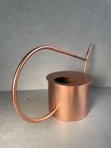 Bidon d'eau en métal de style ferme avec des éléments décoratifs et une construction robuste pour une utilisation intérieure et extérieure - Product Image 6