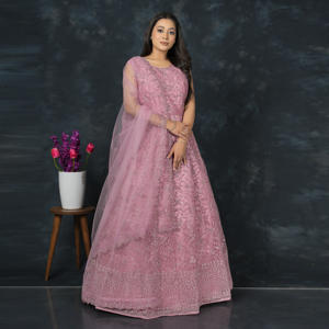 Elegante Vestido de Red con Bordado Intenso y Detalles de Lentejuelas, Silueta Evase, Ideal para Bodas y Fiestas - Product Image 1