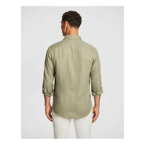 Chemise pour homme à coupe classique élégante, conçue pour offrir confort et confiance au travail, en voyage et pour un usage quotidien décontracté - Product Image 2