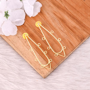 Pendientes de Botón Clásicos de Latón Chapado en Oro Amarillo, Pendientes de Botón de Diseñador Hechos a Mano con Latón Chapado en Oro de Alta Calidad, Regalo de Cumpleaños - Product Image 5