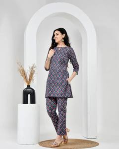 Ensemble coordonné en coton imprimé bleu marine Midnight Garden pour femmes, décontracté et quotidien, au meilleur prix - Product Image 6