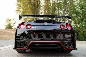 Nissan GT-R NISMO 2018 certifié propre et en bon état - Product Image 6