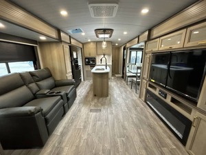 ผู้ขายที่ได้รับการยืนยันสำหรับรถยนต์มือสองปี 2025 รุ่น K-e-y-s-t-o-ne O-u-t-b-a-ck 330RL มีจำหน่ายแล้ว - Product Image 2