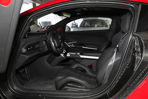 Voiture de sport hybride d'occasion, transmission automatique, conception axée sur les performances, état propre, fournie du Japon - Product Image 2