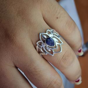 Anillo Vintage de Plata de Ley con Diseño de Loto y Gema de Zafiro, Ligero, para Boda, Aniversario, Fiesta - El Mejor Regalo para Ella - Product Image 5