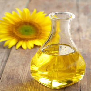 Huile de tournesol raffinée pure pour usage alimentaire, saveur propre, point de fumée élevé, adaptée à la friture, à la cuisson, à la pâtisserie en vrac - Product Image 3