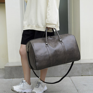 Sac de voyage en cuir PU grande capacité pour hommes et femmes, sac à bandoulière tendance avec fermeture éclair, grande taille - Product Image 5