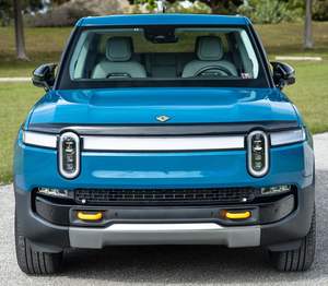 Meilleur budget 2024 Rivian R1T Adventure Edition, autonomie de 410 milles, performance à double moteur AWD, pack de batterie maximal - Product Image 1