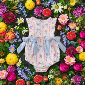 Encantador vestido de bebé de burbuja con volantes florales azules con lazo Traje de verano Diseño ligero y adorable - Product Image 1
