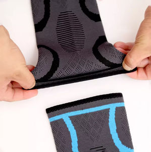 Protège-coudes en néoprène personnalisé pour la musculation et la protection en powerlifting - Product Image 3