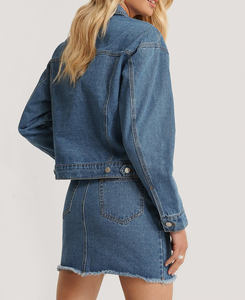 Veste en jean bleu à manches longues pour femme, de bonne qualité, coupe-vent, fermeture à bouton unique, imprimé pour l'automne - Product Image 5