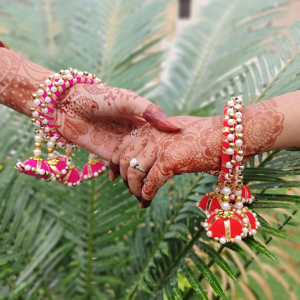 Bangle India tradisional benang sutra Bangle dengan rumbai aksesoris etnik Haldi Mehndi mendukung pernikahan hadiah kembali pesta India
