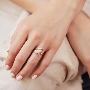 1.50CTW E VS1 Marquise Cut Lab Grown Diamond Anillo de Compromiso 14K Oro sólido Vástago curvo Vintage Regalo de aniversario para ella - Product Image 2