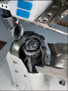 À VENDRE Machine à coudre industrielle à rouleaux cylindriques Ja-ck S7 avec poignée en plastique et construction en acier pour chaussures en cuir et vêtements - Product Image 2