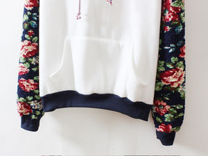 เสื้อฮู้ดดี้ผู้หญิง OEM สำหรับฤดูหนาว ผ้าโพลีเอสเตอร์/คอตตอนฟลีซ เนื้อนุ่ม ระบายอากาศได้ดี สวมใส่สบาย  รับสกรีนโลโก้ด้านหน้า สำหรับแบรนด์ต่างประเทศ - Product Image 2