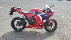 มอเตอร์ไซค์ฮอนด้า CBR600RR ABS ปี 2023 รถจักรยานยนต์ฮอนด้า CBR600RR ใหม่เอี่ยม มอเตอร์ไซค์วิบากฮอนด้า CBR600RR ABS - Product Image 2