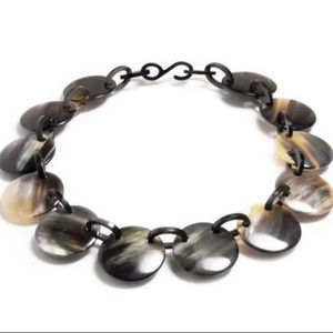 Collier en corne de buffle véritable, produit de qualité supérieure, corne de buffle, corne de bœuf pour fille, nouveau style, corne naturelle, meilleur prix par HF CRAFTS - Product Image 1