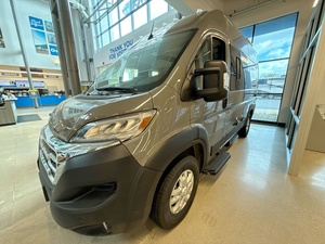 Venta en Subasta Perfecta: Autocaravana Usada Moderna T-h-o-r E-ddie B-a-u-e-r 18EB 2026, Lista para Envío - Product Image 3