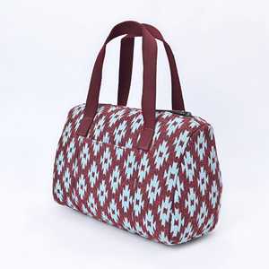 Sac à main géométrique tissé pour femme GangesGrain en bordeaux et turquoise, accessoire élégant pour manteau - Product Image 3