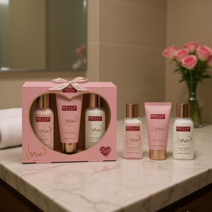 Set Regalo Trio Belle Luxury per la Cura della Pelle durante i Viaggi - Product Image 3