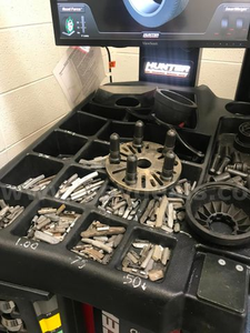 Nuevo Equilibrador de Ruedas Hunter para Taller de Neumáticos - Motor de 380V/220V Compatible con Neumáticos de Motocicleta/Camión/SUV/ATV/Automóvil en Stock - Product Image 3