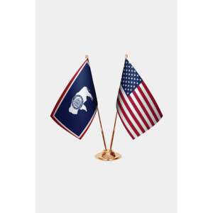 Wyoming y Estados Unidos Juego de Banderas de Escritorio Personalizadas de Satén, Seda, Plástico y Poliéster con Impresión Digital y Asta de Aluminio para Educación - Product Image 2