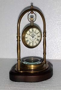 Reloj de mesa de latón único con brújula, base de madera, acabado antiguo, personalizado, al precio más bajo - Product Image 2