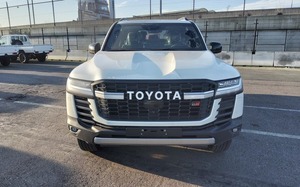 LISTO PARA ENVIAR usado 2024 para Toyota para Land Cruiser 300 Station Wagon GXR SPORT 3.3L Diesel Automatic AWD - Product Image 6