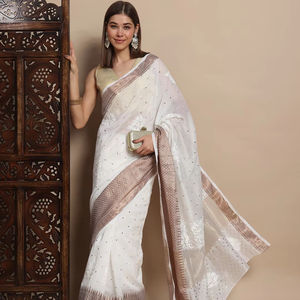 Sari de Seda Maheshwari Blanco Hecho a Mano con Bordado Chikankari Mukaish, Ropa Tradicional India y Pakistaní para Fiestas, Secado Rápido - Product Image 1