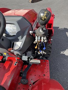 Tractor de Ruedas Massey Ferguson 1825E 2022, Tractor Oruga de 25HP con Motor, Bomba, Caja de Cambios y Rodamientos para Granjas - Product Image 6