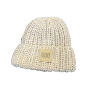 Bonnet d'hiver unisexe tendance en tricot avec motif alphabet, couleur unie, pointe sur le dessus, chaud et épais, pour adulte, idéal pour l'extérieur et les voyages en automne - Product Image 1