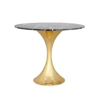 Table d'appoint en métal plaqué or avec dessus en marbre noir Table centrale de qualité supérieure Meubles décoratifs en métal fantaisie pour la décoration intérieure