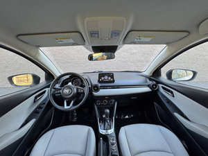 Voiture d'occasion de qualité et abordable, Toyota Yaris LE 2019, conduite à gauche - Product Image 2