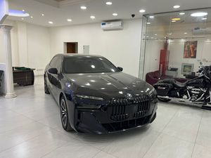 NUOVA BMW i7 xDrive M60i 2024, Auto Elettrica con Capacità di Guida Autonoma Completa - Product Image 5