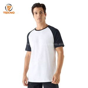 Vente en gros Ensemble de jumeaux assortis pour hommes T-shirt deux pièces à blocs de couleurs avec short personnalisé pour hommes, idéal pour l'été et l'entraînement OEM - Product Image 3