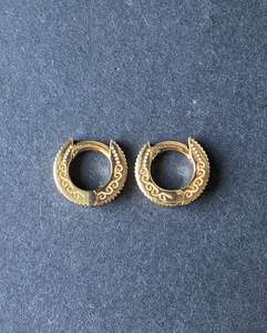 Pendientes de Aro Únicos de Nepal, Étnicos, Exóticos, Tibetanos, Tallados en Oro Blanco de 14 Quilates con Diamantes, Sin Níquel, Regalo de Aniversario de Bodas para Mujer - Product Image 2