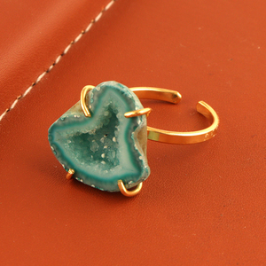 Magnifique bague en géode verte naturelle druzy, plaquée or, réglable, réglage de broche fine, bague de déclaration en pierre précieuse, cadeau bijoux - Product Image 2