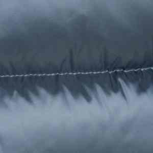 Chaqueta acolchada de burbujas personalizada de alta calidad para hombre, chaqueta acolchada en material de nailon de poliéster con posición frontal del logotipo - Product Image 4