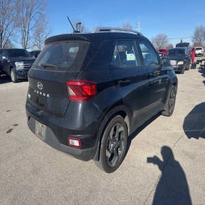 Hyundai Venue 2023 USADO EN PERFECTAS CONDICIONES - Product Image 4