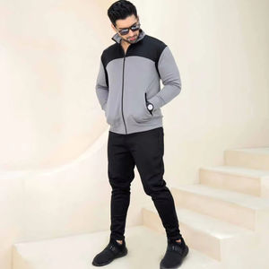 Conjunto Deportivo Personalizado para Hombre con Logotipo, Sudadera y Pantalones Deportivos Multicolores con Estilo Tie-Dye, Ropa Urbana de Moda para Hombre por EVERGLOW - Product Image 1