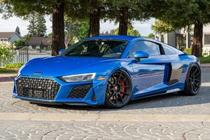 Audi R8 V10 Performance Coupe RWD 2022 Usado en Excelentes Condiciones, 9K Millas, 1 Dueño, 562 HP, V10, Color Azul Cristal Ara - Product Image 2