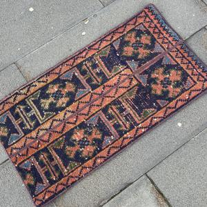 พรมวินเทจ ขนาด 1.3x2.5 ฟุต พรมขนาดเล็ก พรมขนสัตว์สีแดงน้ำเงิน - Product Image 2