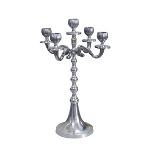 Bougeoir conique à cinq bras en aluminium de haute qualité avec finition polonaise brillante pour l'éclairage de la décoration - Product Image 1