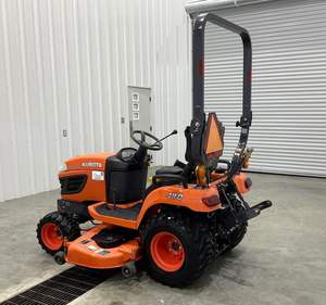 Calidad Original Kubota BX2370 Tractor Con Cortacésped Adjunto En Stock - Product Image 3